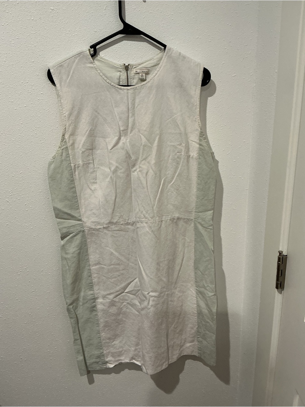 GAP White and Light Green Sleeveless Shift Dress